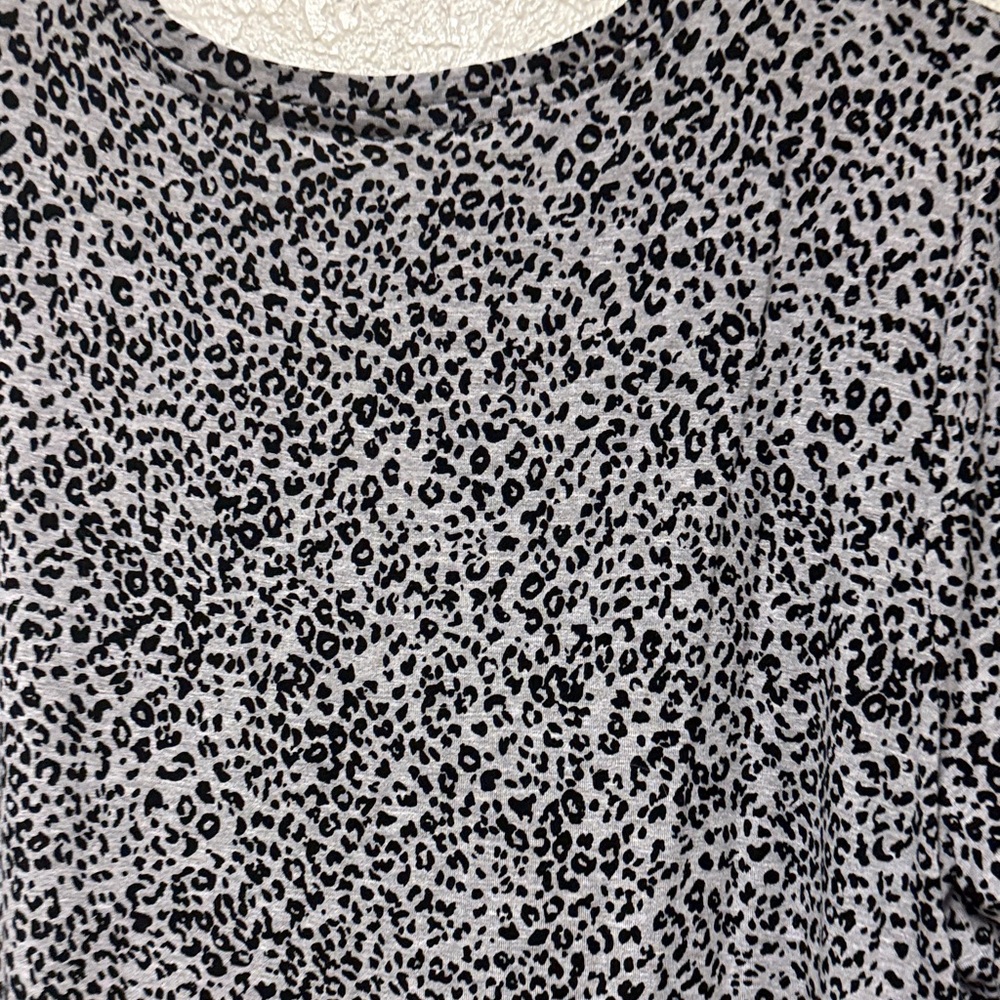 NWT OLD NAVY Gray Leopard Print Short Sleeve Top - Picture 6 of 12